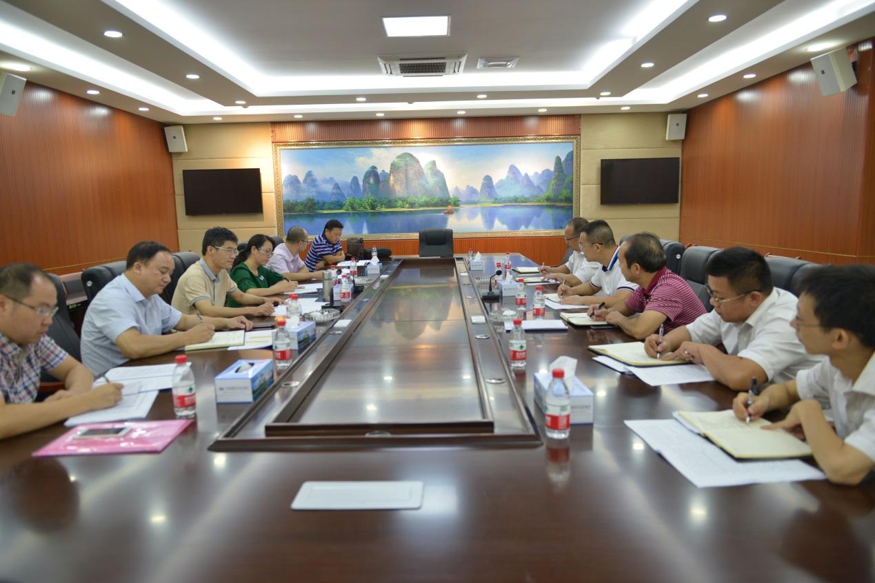 广西农村信用社-区联社领导深入县级农合机构宣讲党的十九大精神并